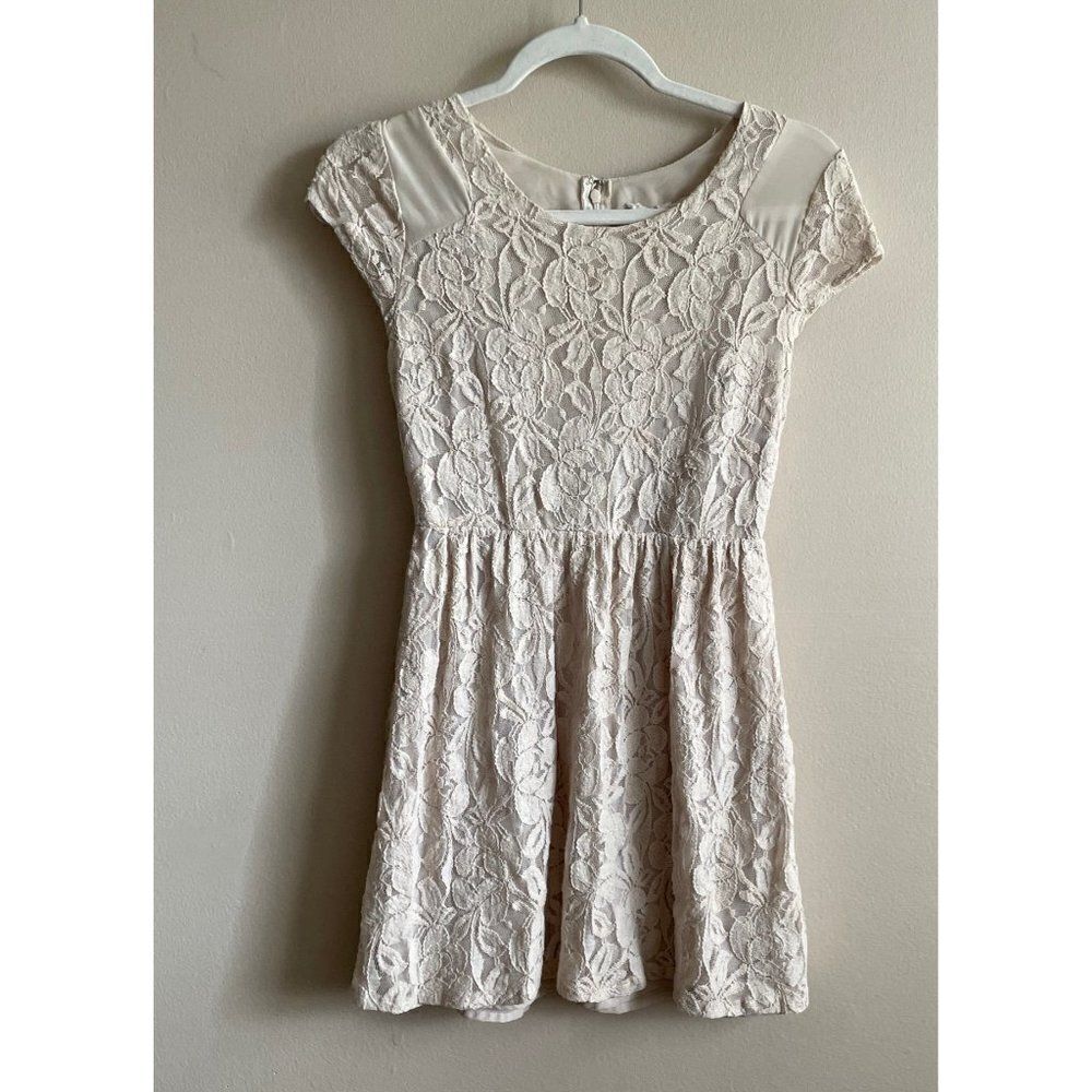 Coincidence & Chance womens beige tan lace mini dress Sz S‎